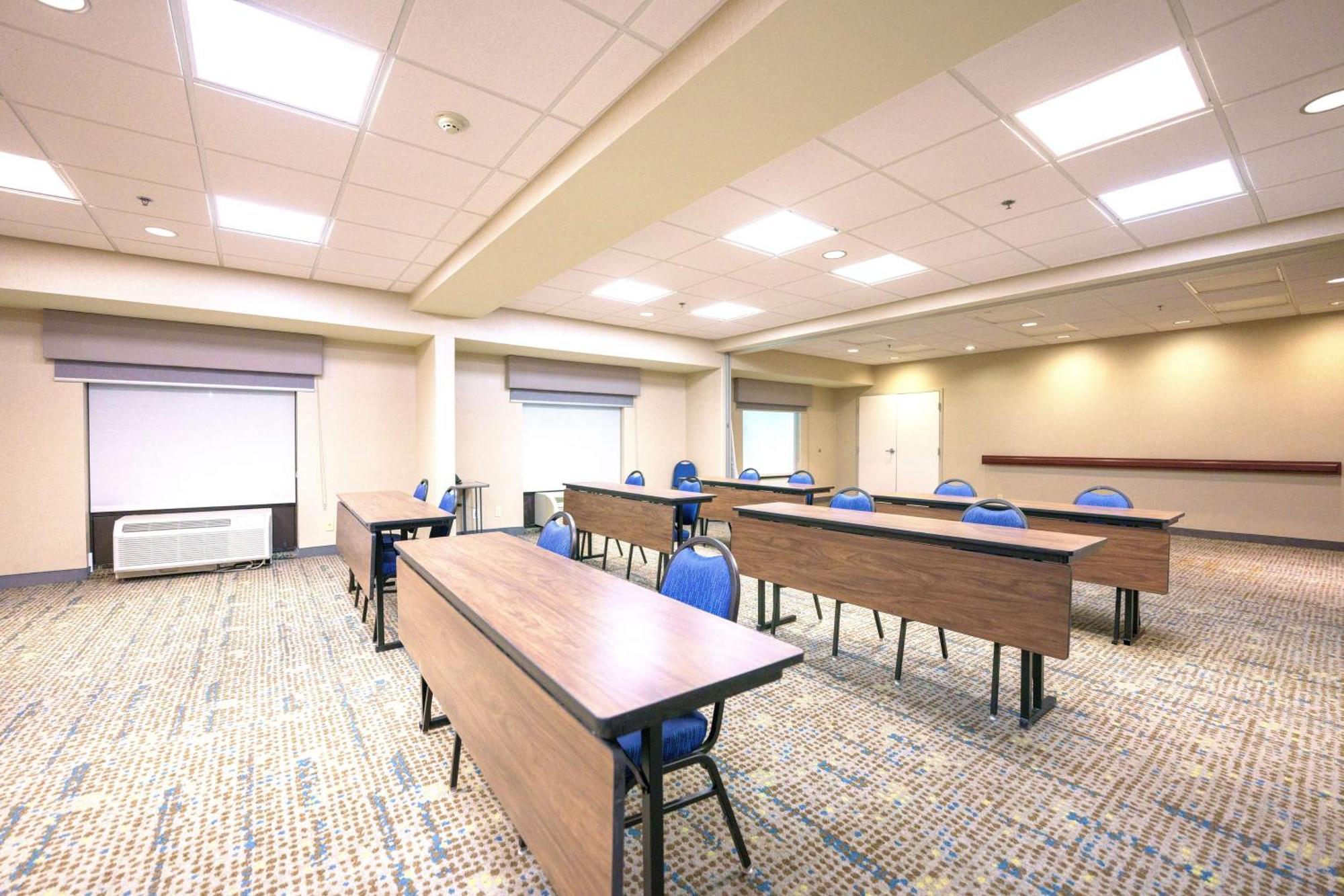 Hampton Inn Hays-North Of I-70 Dış mekan fotoğraf