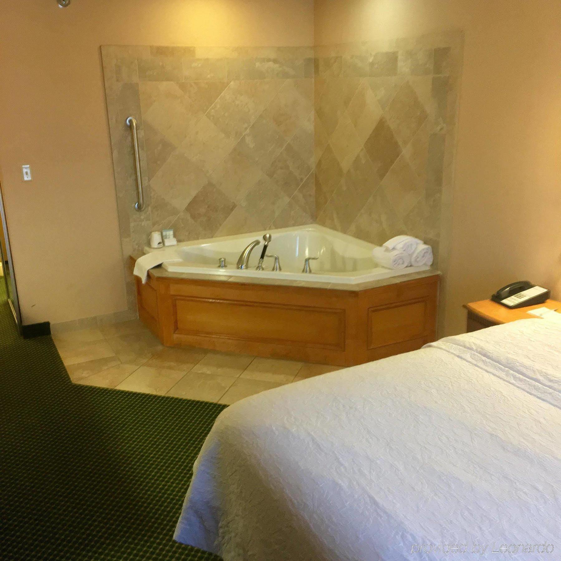Hampton Inn Hays-North Of I-70 Dış mekan fotoğraf